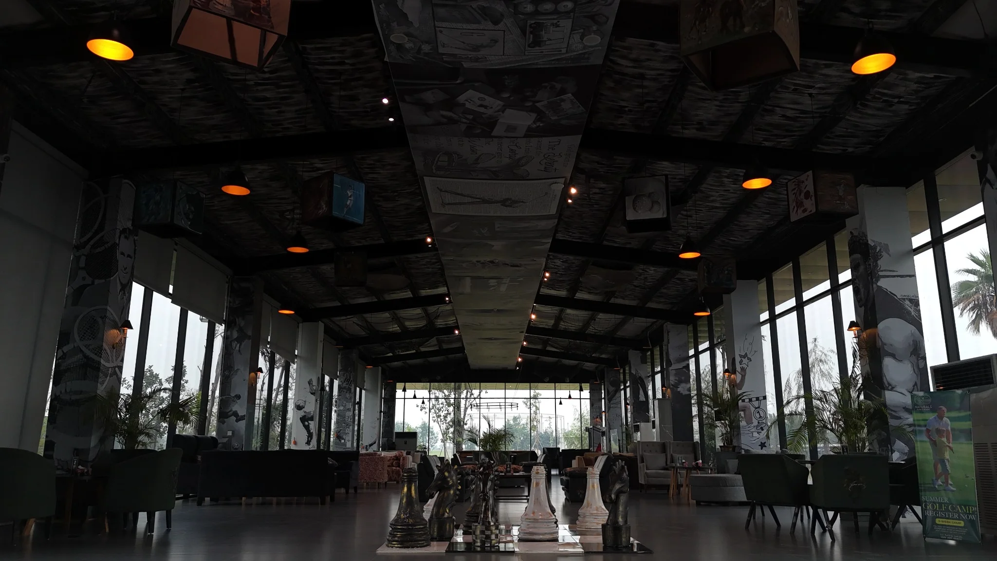 Club Lounge Café